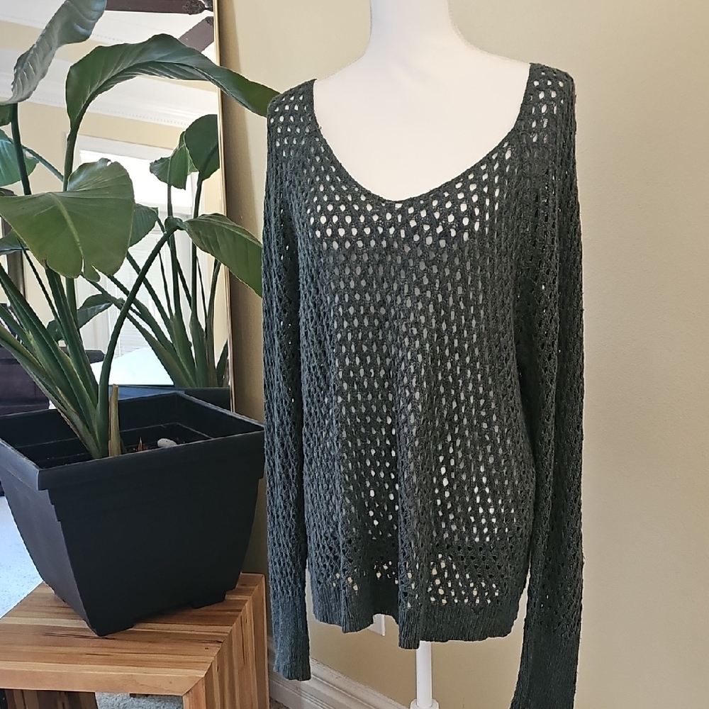 American Eagle Outfitters V-Neck Sweater - Dark Green